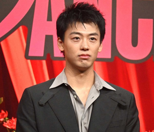 Ryoma Takeuchi's passionate love affair with Shiori Doi, with whom he co-starred in a movie distributed last December.