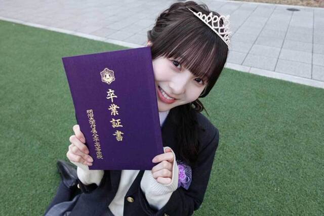 Sarai Honda's high school graduation report shocked the Internet: "A deviation score of 68! She is cute and smart..." Three shots of father and child are also shown.