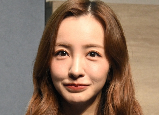 Tomomi Itano, a "renter" who pays over 2 million yen in rent, silenced Nana Suzuki, a "homeowner" with a single word.