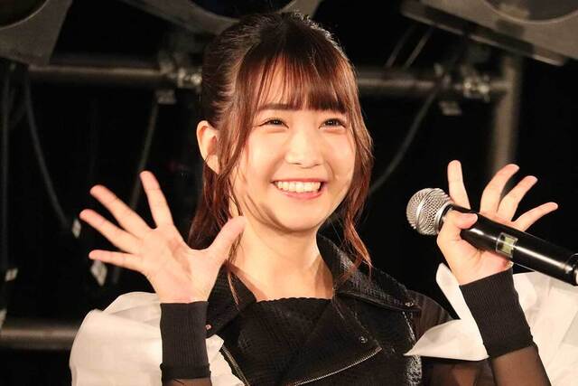 The Internet was shocked by a 29-year-old gradol visiting a pachinko parlor: "I can't concentrate" and "I'm allowed to play in this outfit.