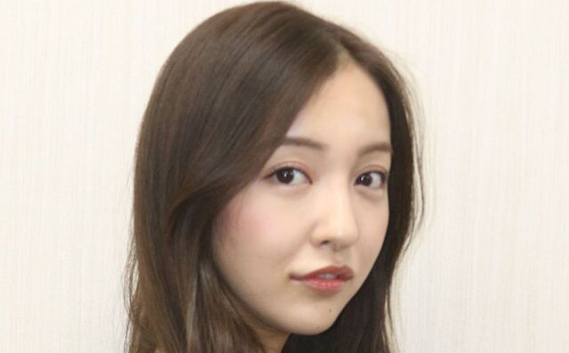 Tomomi Itano's company trip with female employees in an "open-air bath" is "a big group," "a foreign company's CA," and "a mess.