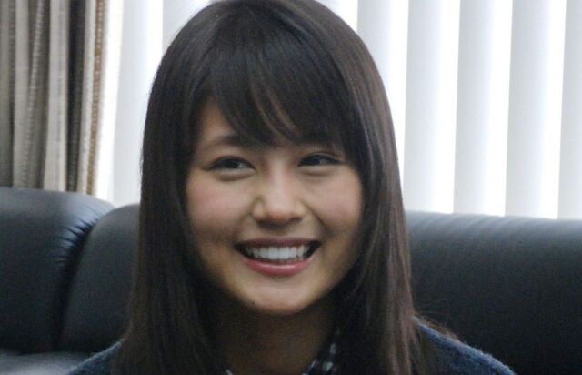 「まさかのピンク!!」朝ドラ初出演から13年...有村架純、TV生放送〝パンツイン〟姿にネット騒然「出てるやん」「ビックリで時止まった」「あまちゃんの雰囲気残ってる」