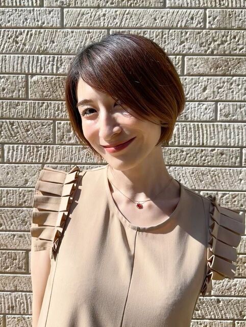 Married for the second time with a son, divorced after 10 months, living together with a new lover... 36-year-old former impersonator Mari Okamoto "smiling" and "in a great mood" when she had lunch in Ginza.