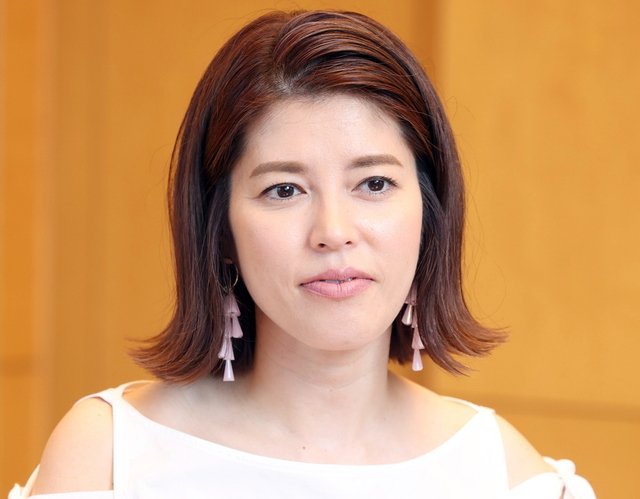 Former NHK announcer Aika Kanda "junior" ignores greetings → attitude changes in seconds, smiles at staff and follows up hard in studio with revelations on live TV.