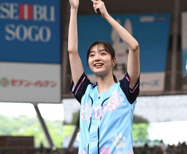 Too much has changed!" From location bus marriage to childbirth... Various opinions on Yua Shinkawa's "drastically changed" appearance: "She's not the Yua Shinkawa I know" and "I bet she's full of happiness".