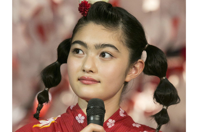 【騒然】“ゲジゲジ眉”時代は「何だったんだ...」井上咲楽(26)、大胆ショートで激変にSNS「どストライク」「最強かわいい」