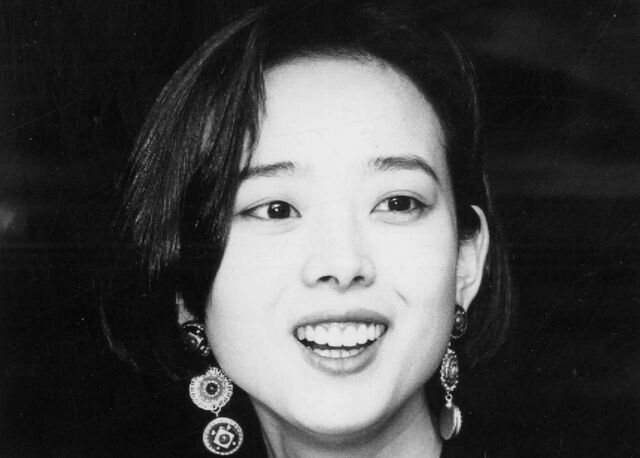 夫は〝16歳下〟GTO俳優!「化粧をとったら別人」秋本奈緒美、63歳近影に驚き「うわっっっ」「これがすっぴんなら相当...」「綺麗なおねえさんで憧れてた」