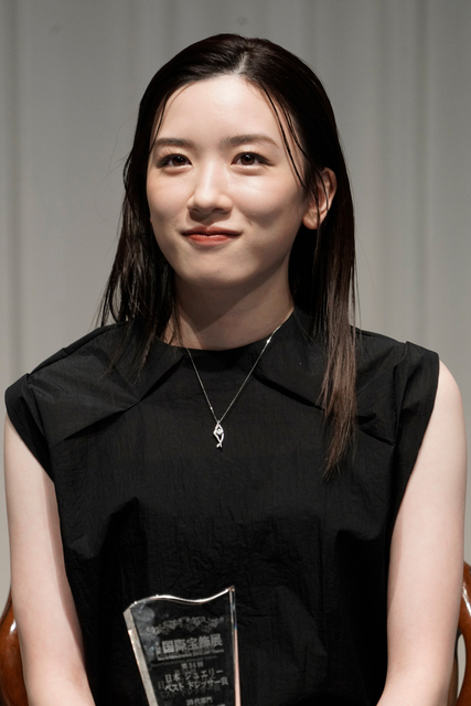 永野芽郁(26)が髪をばっさりカット、大胆イメチェンに「可愛すぎ」「好みドンピシャ」