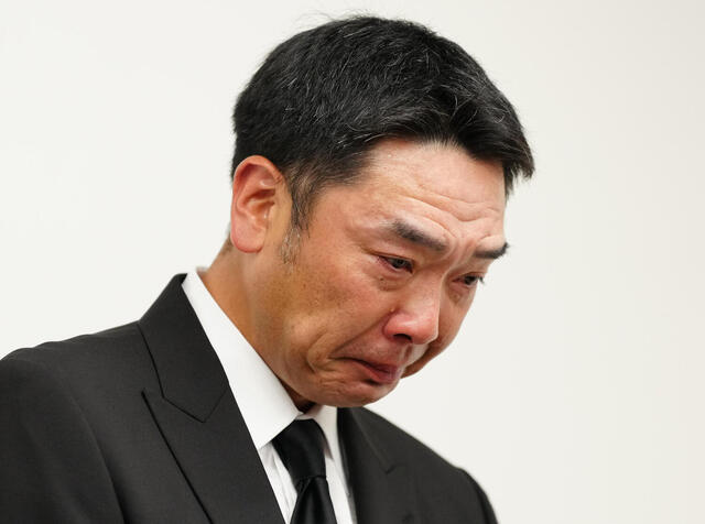 34-year-old talent asks, "Is it okay to call everything violence?" raising questions about the former manager Abe incident.