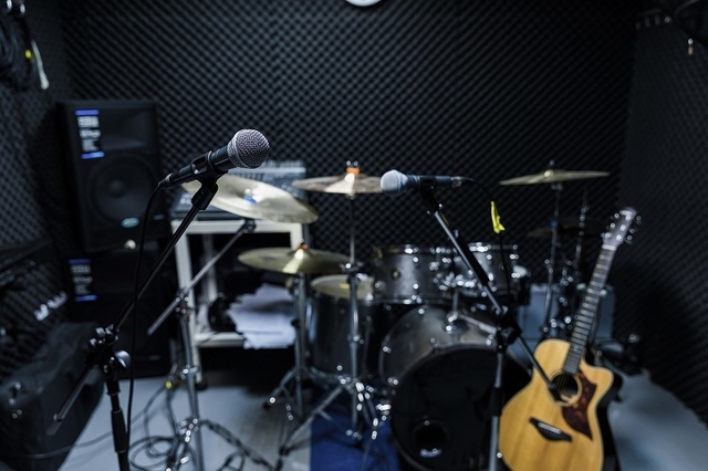 Popular rock band female drummer announces divorce, partner also bassist: "Life will take us on different paths."