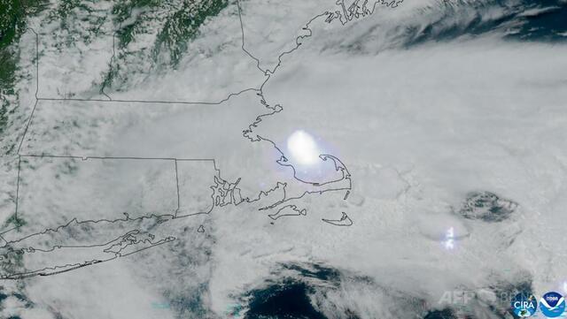 A meteor exploded over the United States, with a force equivalent to 300 tons of TNT, NASA reported.