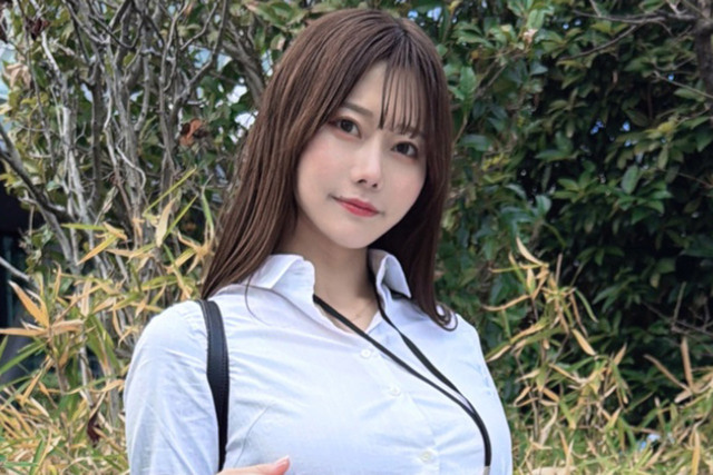 H-cup gravure idol shocks the internet with her outfit on the Shinkansen, saying "It's hard to know where to look" and "It's very lovely."