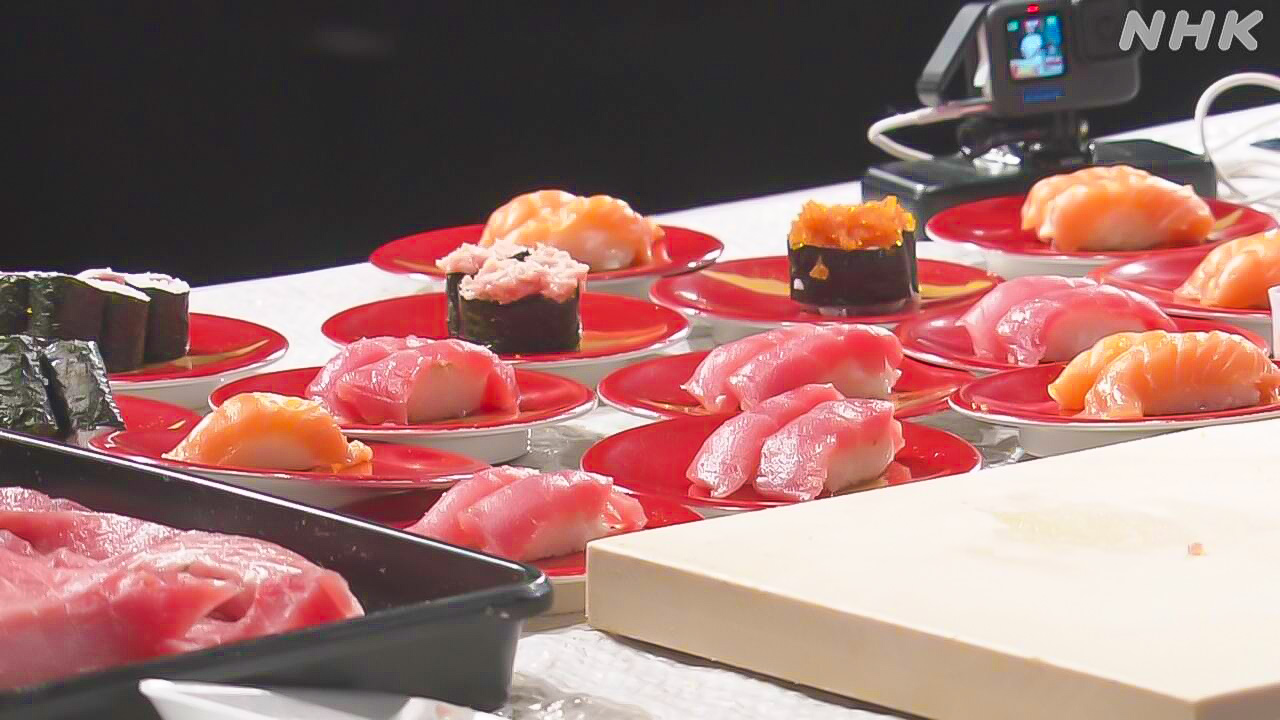 Kitakyushu City: A competition for sushi makers at conveyor belt sushi restaurants.