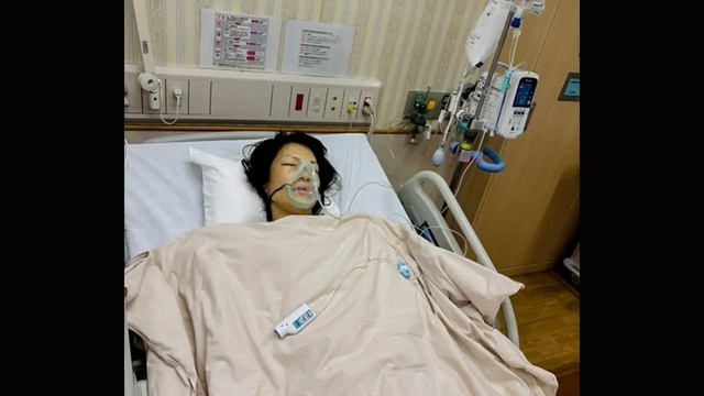 [Battling Illness] Multiple metastases from 'Uterine Sarcoma'. A mother deprived of her job experiences unending side effects that require a cane.