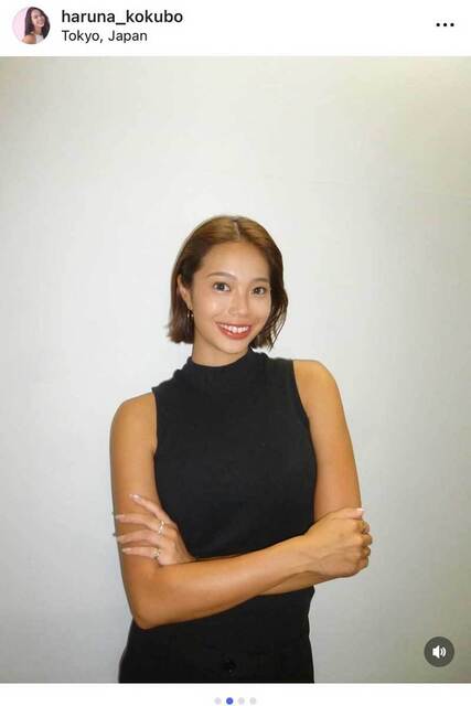 The father of SoftBank's manager, 27-year-old model, shocks the internet with her outstanding proportions, asking, "How many heads tall is she?"