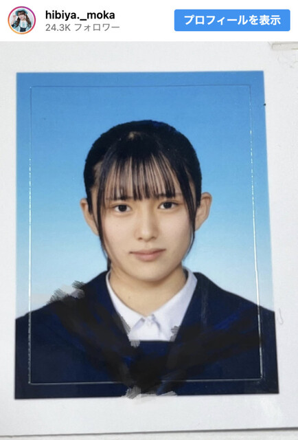 The 18-year-old idol, who made a striking gravure debut, has caused a stir online with her "middle school third-year photo," with comments like "too cute to handle" and "already fully formed."