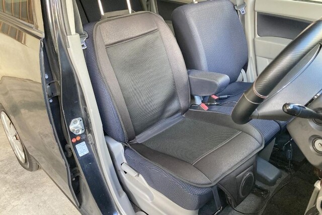 There are places the car's air conditioner cannot save. Solved with 'Retrofit Seat Cooler'.