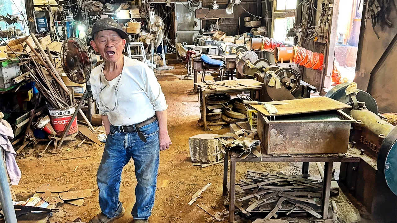 Why He's the Happiest Blacksmith You Will Ever Meet! 69 Years Making Knives!