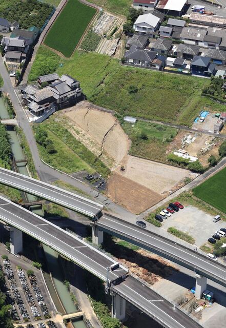 「変わった雲が沢山...」気象予報士が〝地震当日の朝〟激写!奇妙な雲にSNS騒然「これがまさかの地震雲ですか?」「因果関係はない」「私も違和感を...」反応さまざま