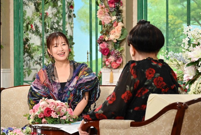 Debuting at 16 while hiding her identity! The singer, Miwa Sakamoto, whose parents are superstars, shares her feelings about her late father who passed away three years ago on the upcoming episode of TV Asahi's "Tetsuko's Room" (Monday to Friday, 1:00 PM).