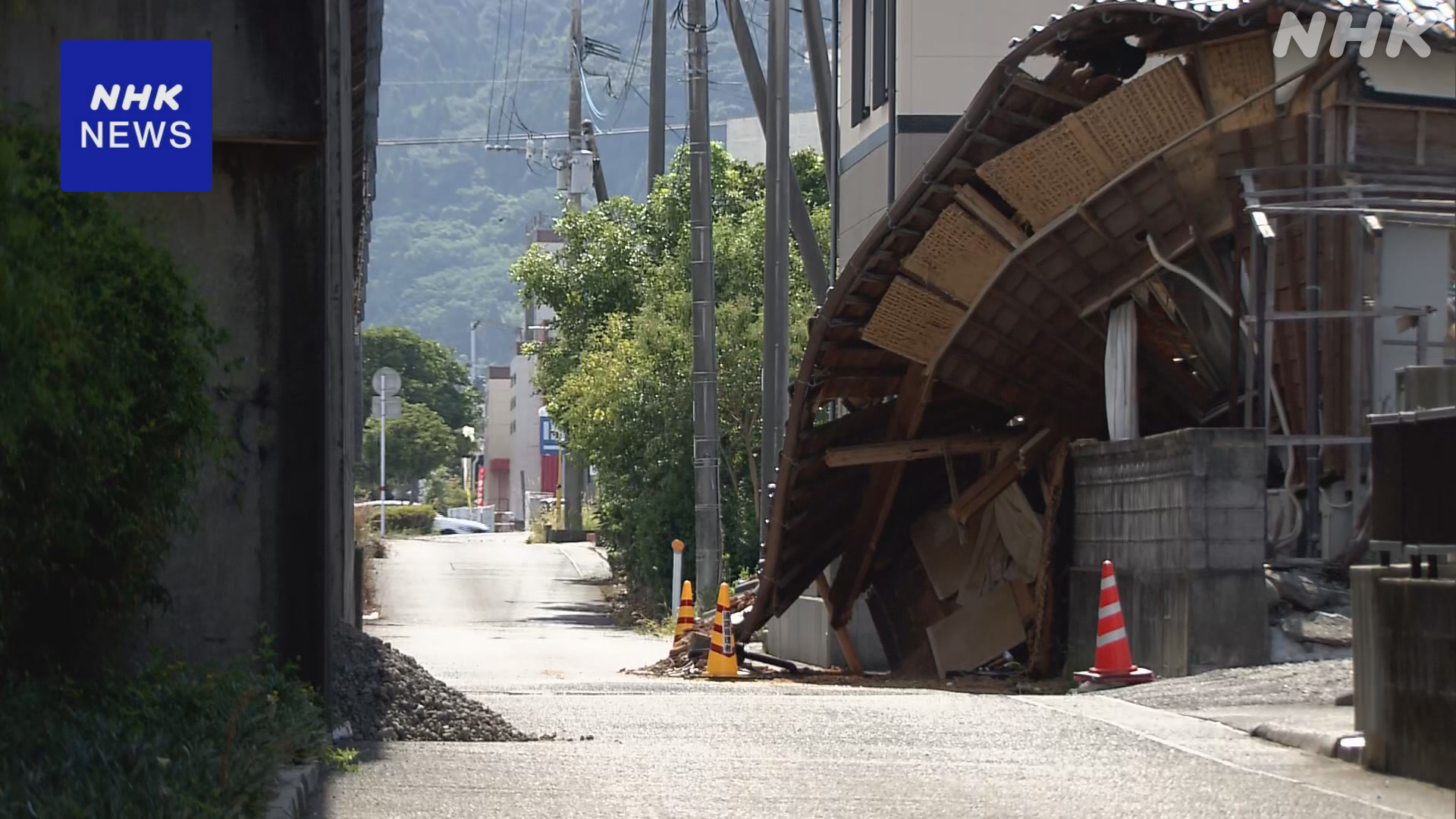 Three weeks since the Kumamoto earthquake: Many people are living in damaged houses and cars