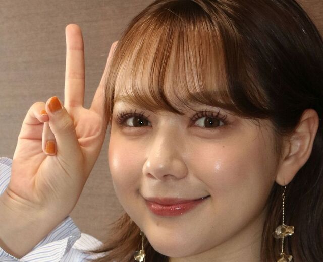 “The instruction was to bring a swimsuit...” Anna Murashige’s appearance on a local program draws “I’m getting hot,” “That’s amazing,” and “I can’t take it”