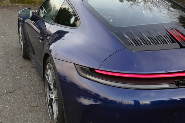 "Finally, 911, you too...?" Before lamenting the changes to tradition, you should drive the ultra-pure Carrera T, which costs about 20 million yen.
