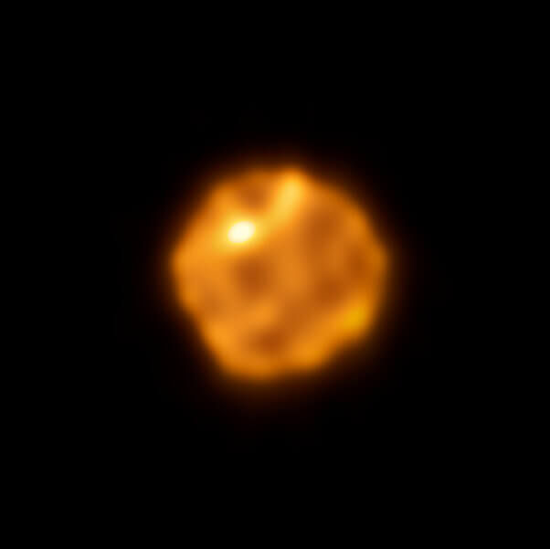 The bumpy surface of Betelgeuse observed by the ALMA telescope