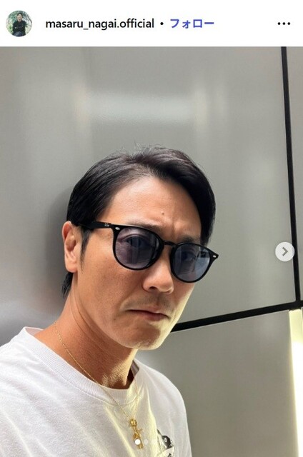 48-year-old, 185cm tall actor looks cool in a tuxedo! What, it's an outfit from 22 years ago!? Unchanged physique, wife is a morning drama actress