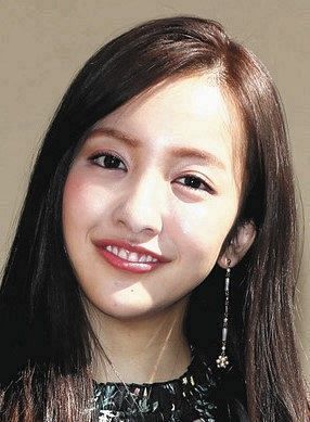 "Isn't the hotel weird?" Tomomi Itano complains about online criticism over her 'Nikko family trip' video, apologizes for changing room scene, and celebrities also chime in