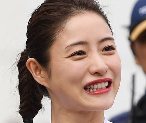 "Is there any need to wear clothes like this?" 39-year-old Satomi Ishihara causes a stir in a "tight outfit"! Her hair has changed too... Various reactions: "What suddenly happened?!" "I want to see more" "Something's different" "Lovely"