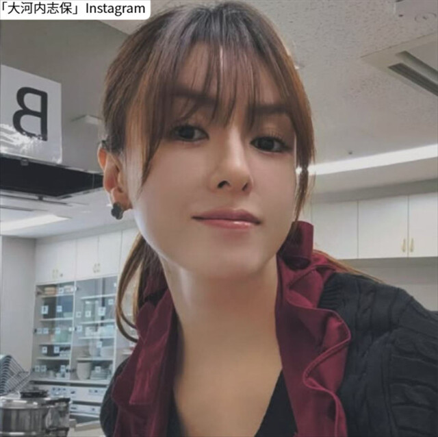 Ex-husband shocked by the too-young recent photo of the 54-year-old professional baseball manager and beautiful mature model: "So beautiful," "Amazing beauty," "Goddess"