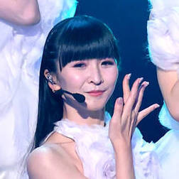 Perfume's Kashiyuka stuns with her latest look, "like a different person": "Huh!?" "She looks like this now" "Who is that?" "I woke up" "She changes so much"