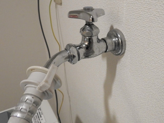 Q. Is leaving the washing machine's "water faucet" open a "no-no"? What are the signs of deterioration that are already too late to fix?